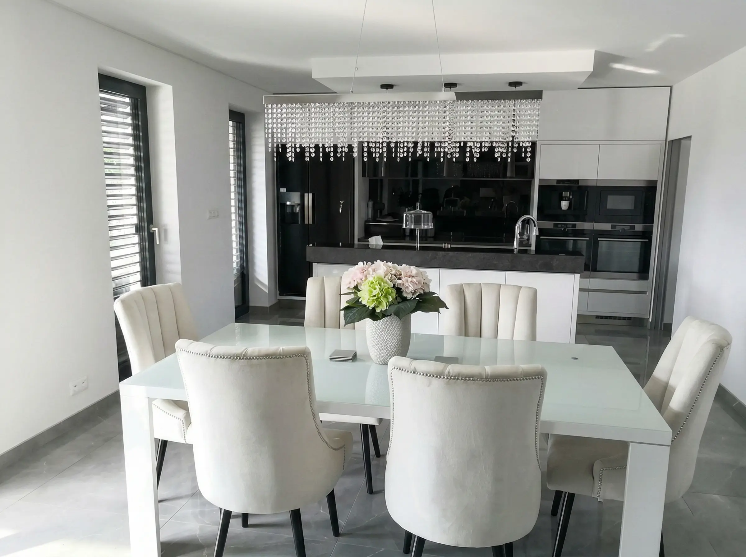 Kompletní kuchyňská linka na míru